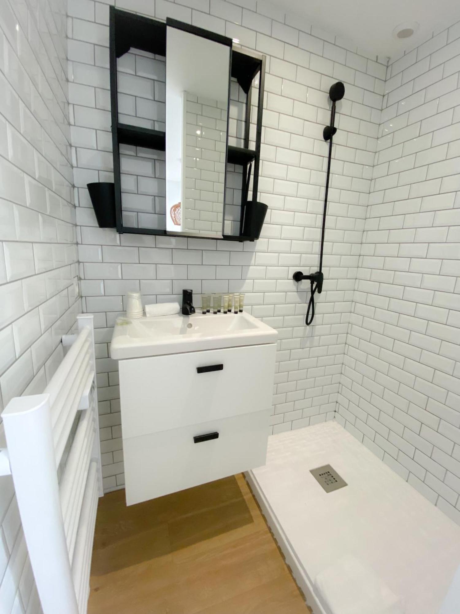 Le Temple 2 Apartment Calais Bagian luar foto